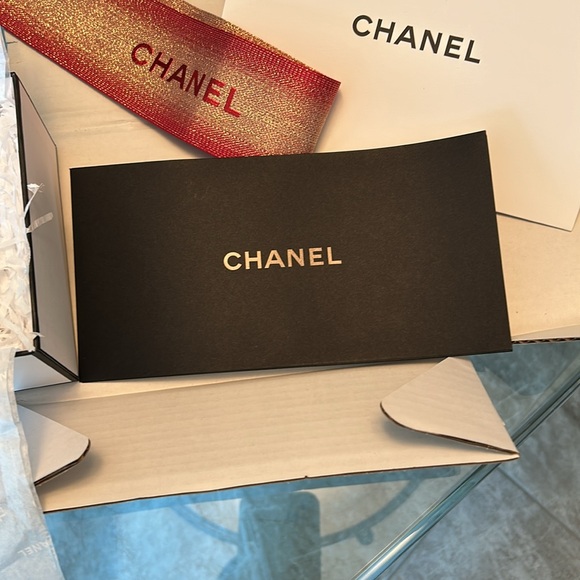 Chanel gift box with banner with EAU DE PARFUM empty  box inside. See details. - Picture 4 of 6